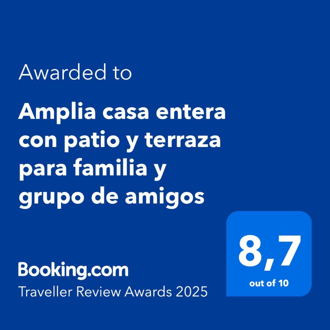 Amplia Casa Entera Con Patio Y Terraza Familia Y Grupo De Amigos Dom wakacyjny Malaga